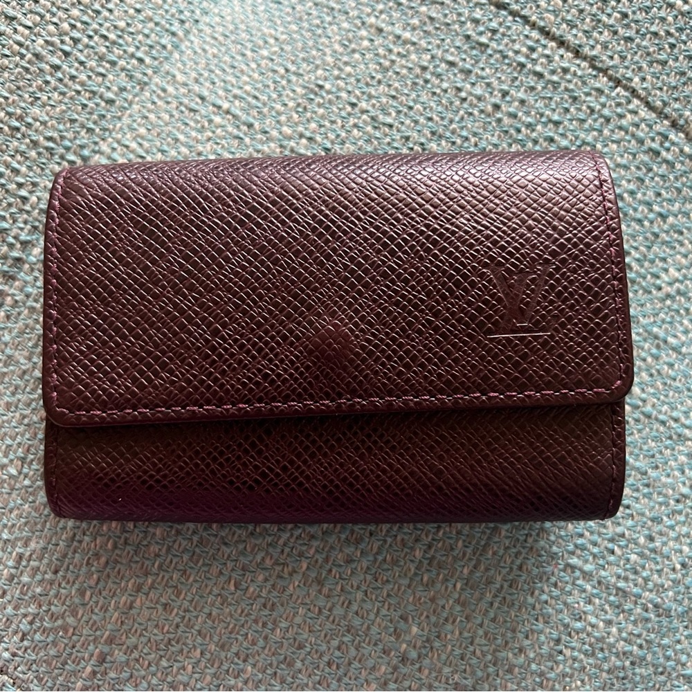 Authentic Louis Vuitton Taiga Key Holder Brown